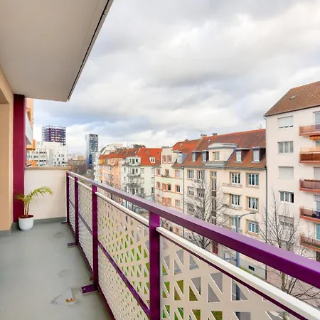 Lovely 2 Bedroom Flat With Balcony Near The Centre Appartement *