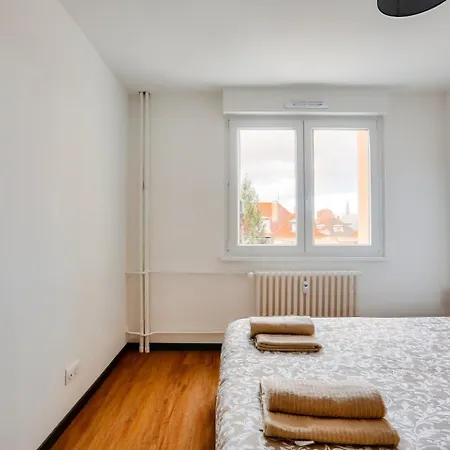 Appartement Lovely 2 Bedroom Flat With Balcony Near The Centre *